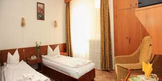 Отель Hotel Hefaistos - Sovata Совата Двухместный номер с 2 отдельными кроватями-7